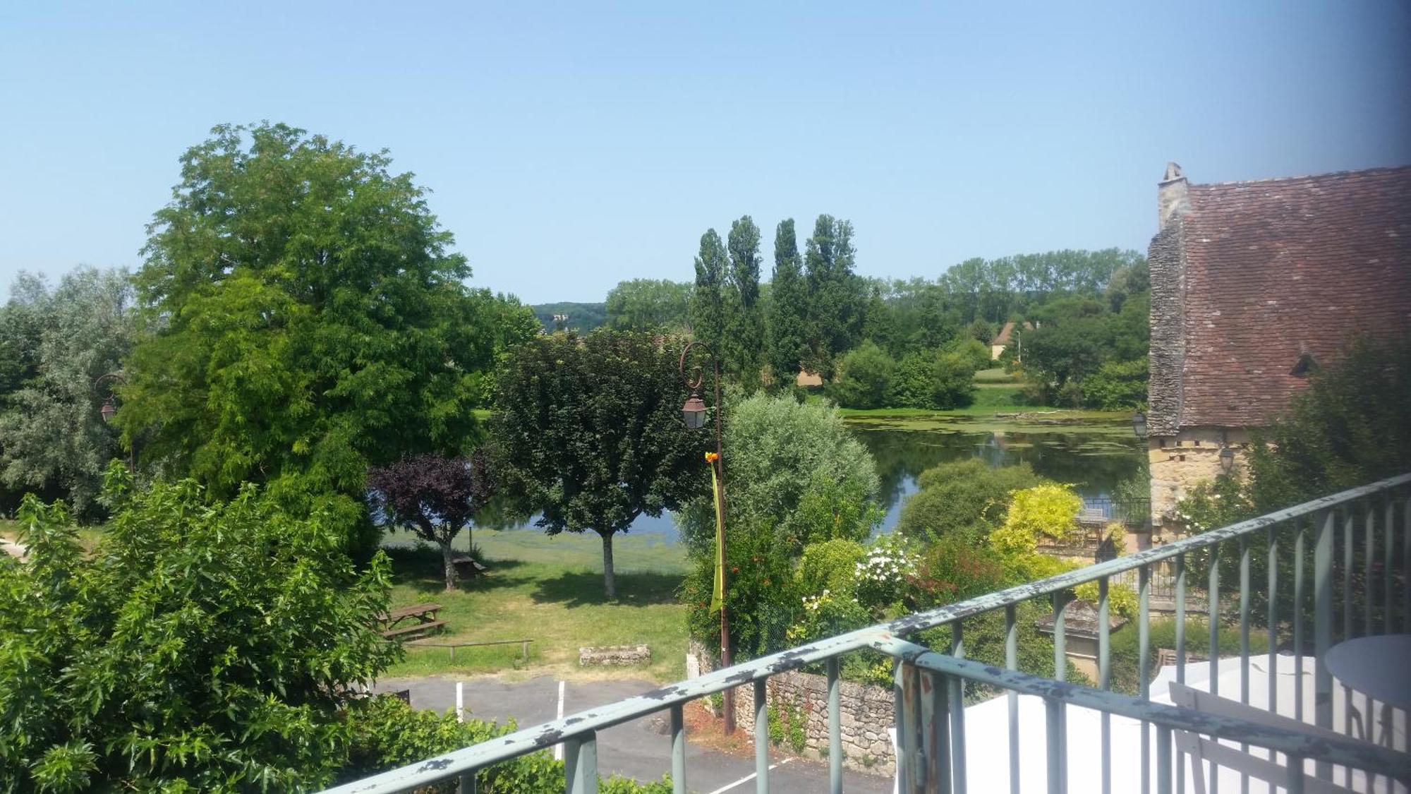 Hotel-Restaurant Cote Rivage Badefols-sur-Dordogne ภายนอก รูปภาพ
